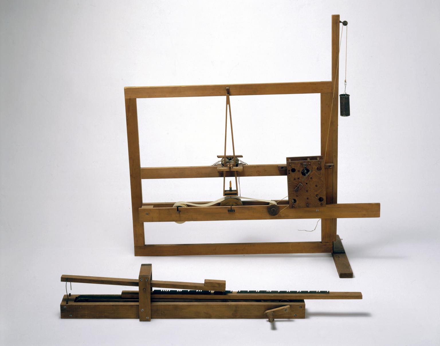 Морзе Самуэль Телеграф. Телеграф Морзе в музее. Телеграфные крючья деревянные. Telegraph apparatus.